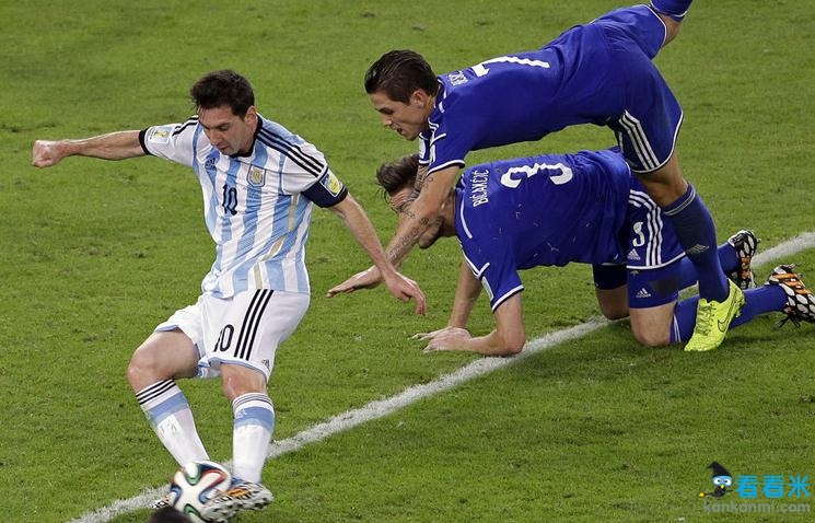 世界杯阿根廷VS波黑动态图回放 梅西一挑五射死角破门